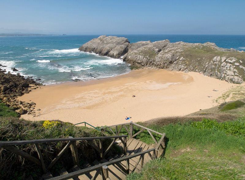 Playa de Somocuevas, Piélagos, Cantabria.