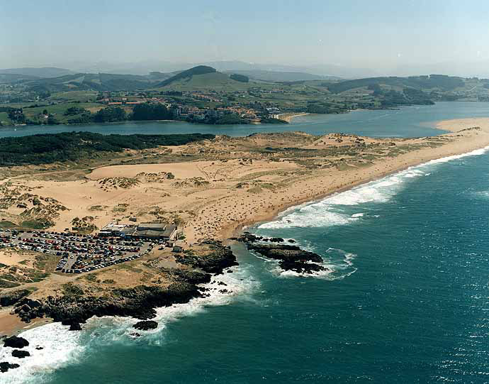 Playa de Valdearenas, Liencres, Cantabria.