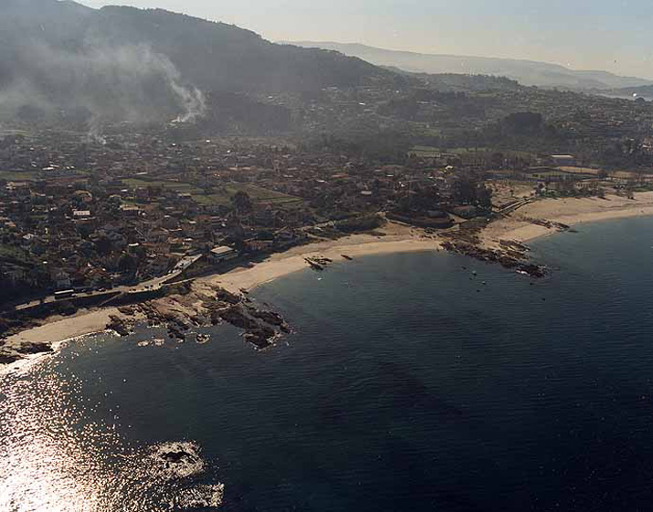 Playa de Fontaíña (A Sirenita), Vigo, Galicia.
