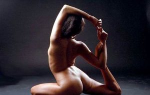 Yoga nudista
