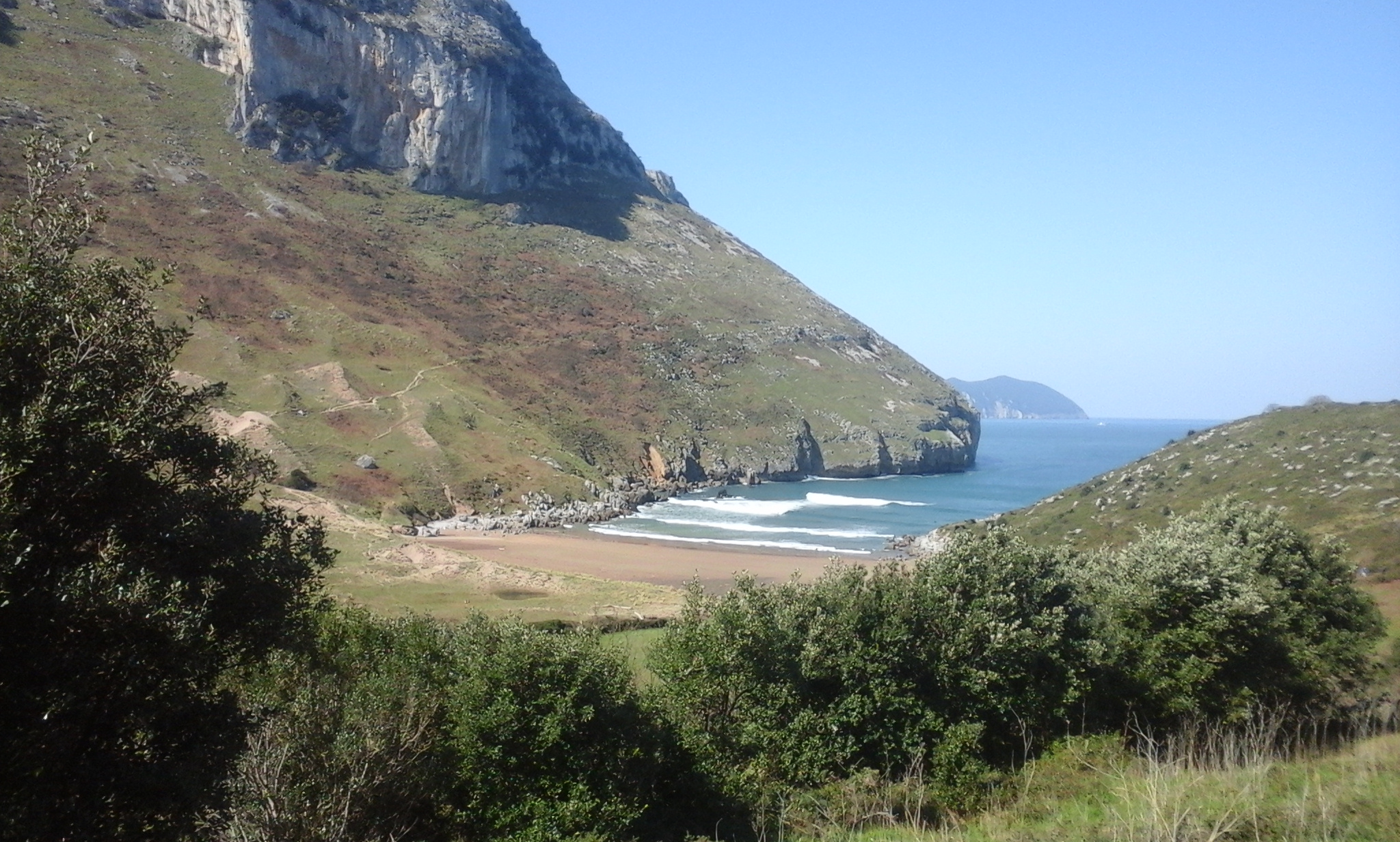 Playa nudista de Sonabia, Liendo, Cantabria